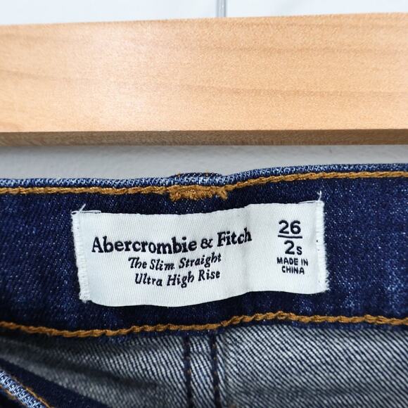 Abercrombie & Fitch Ultra High Rise Slim Straight Dark Wash Jean Size 26 Short - Picture 3 of 6